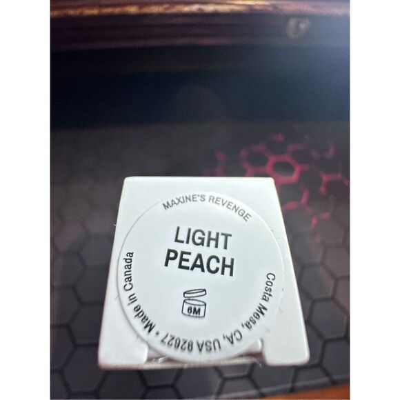 Maxine’s Revenge FRENCH FACE Concealer Concentrate - Color: light peach - Picture 4 of 6